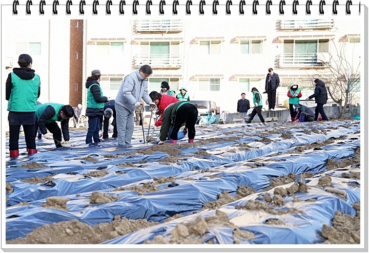 광주시 탄벌동 새마을남녀협의회, ‘사랑의 감자 심기’로 희망 나눔 실천 (2).jpg