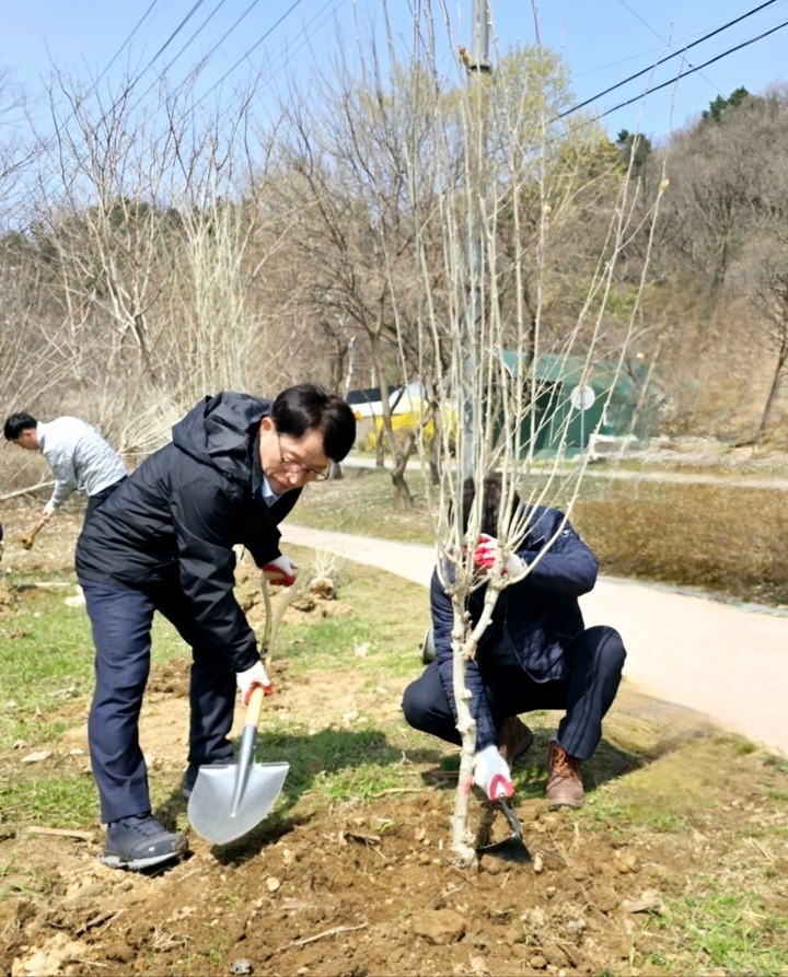 식목행사 사진(2).jpg