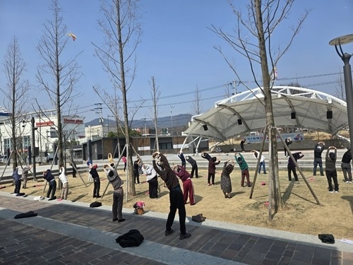 (0407)[풍양 건강증진과]남양주풍양보건소, ‘하나!둘!셋! 건강체조교실’ 상반기 운영(사진1).jpg