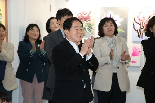 (0408)[장애인복지과] ‘함께 그리는 세상’…장애 예술인 전시회, 남양주시에서 열려(사진1).jpg