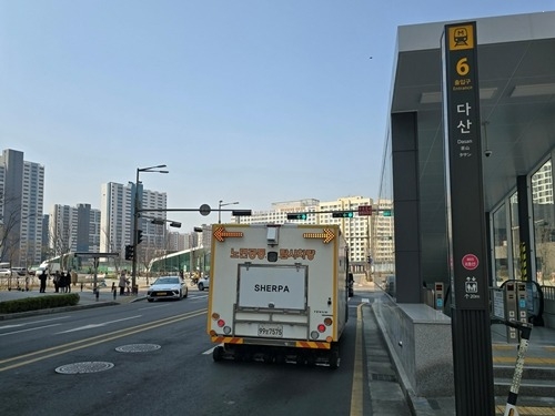 (0414)[관리운영과]남양주시, 지하시설물 집중점검 완료…시민 안전 강화(사진. 다산역 GPR탐사).jpg
