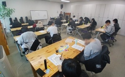 (0401)[청년정책과]남양주시, 학교 밖 청소년 대상 검정고시 모의고사 실시 … 자신감 ‘쑥쑥’(사진).jpg width: 100%; height : 150px