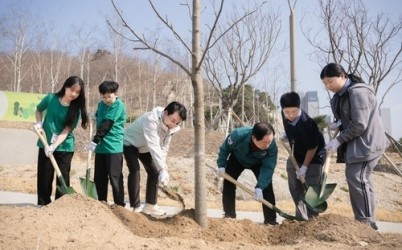 (사진2)남양주시의회, 제80회 식목일 기념행사 참석.jpg width: 100%; height : 150px