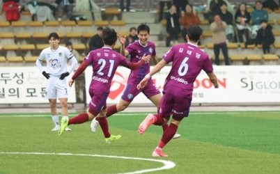 (0407)[체육과]남양주시민축구단, K4리그 무패 질주로 선두 유지(사진).jpg width: 100%; height : 150px