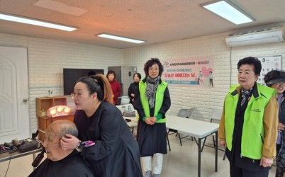 광주시 도척면 지역사회보장협의체, 찾아가는 이·미용 서비스 ‘오늘은 예뻐지는 날’ 실시 (1).jpg width: 100%; height : 150px