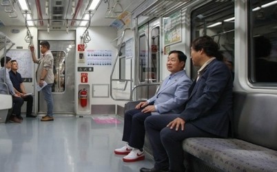 (0428)[교통정책과]주광덕 남양주시장, 약속 지켰다…마석~상봉 셔틀열차 5월 1일 정상 개통(사진1).JPG width: 100%; height : 150px