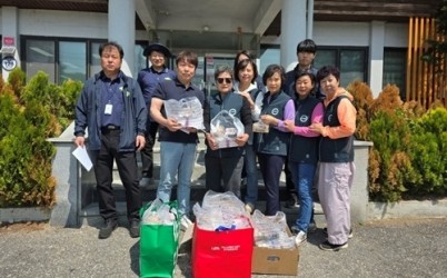 (0429)[조안면]남양주시 조안면 주민자치위원회, 가정의 달 맞아 ‘사랑의 빵 나눔’ 봉사(사진2).jpg width: 100%; height : 150px