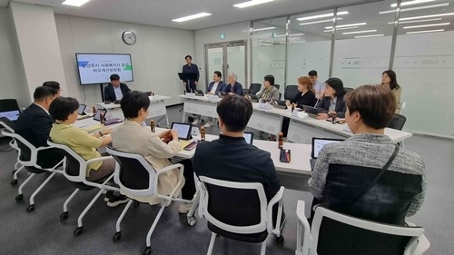 (0515)[복지정책과]남양주시, 사회복지사 등 처우개선위원회 회의 개최(사진).jpg