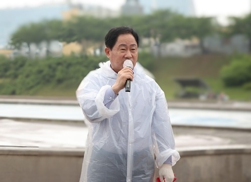 (0516)[농생명정책과]생태도시 남양주, 생활개선회 주도 EM 흙공 던지기 행사로 왕숙천 수질 정화 앞장(사진1).jpg