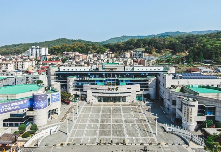 (0521)[주택과]남양주시, 창현 지역주택조합 관련 민원 검토…‘법 위반 시 행정처분할 것’(시청 전경).jpg