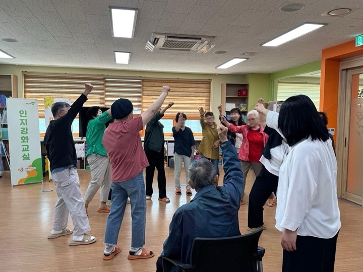 (0523)[풍양 건강증진과]남양주풍양보건소 치매안심센터, 문화예술치유프로그램 운영 시작…삶의 활력 높인다(사진).jpg