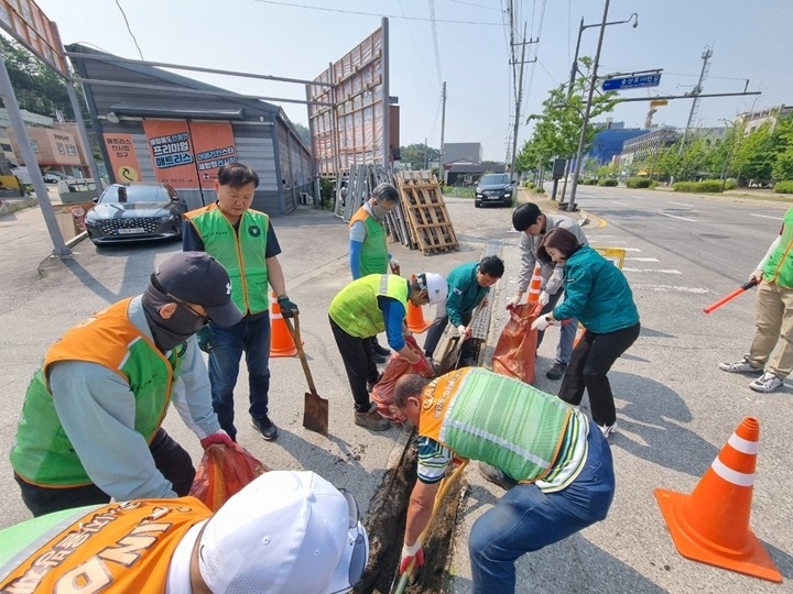 (0528)[별내동]별내동, 장마 및 태풍 대비 취약지역 종합점검 실시(사진) (1).jpg