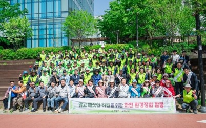 (사진)하남시, 강동구와 함께 도심하천 가꾸다… 대사골천~고덕천 정화 활동.jpg