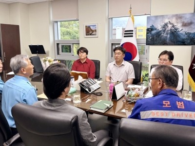 간담회 사진 복사.jpg