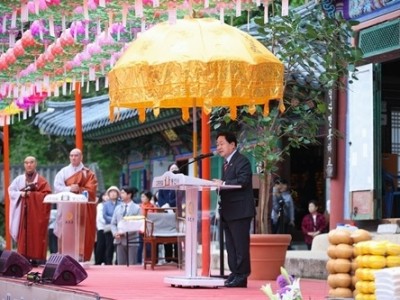 (0507)[문화관광과]주광덕 남양주시장, 봉선사 봉축법요식 참석… “세상에 평안을, 마음에 자비를” 함께 염원(사진3).jpg