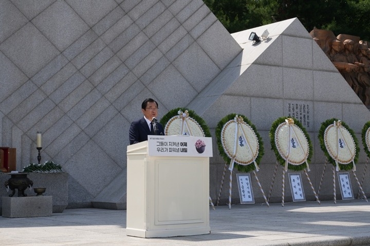 (사진1)이현재 하남시장 “현충일, 호국영령의 뜻 미래로 잇겠다”.jpg