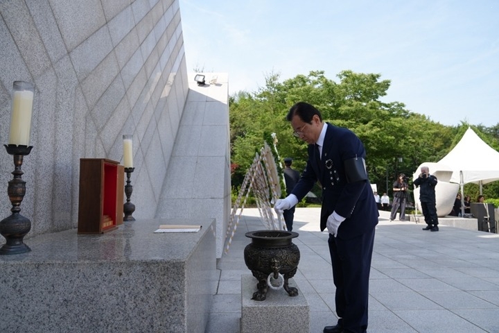 (사진2)이현재 하남시장 “현충일, 호국영령의 뜻 미래로 잇겠다”.jpg