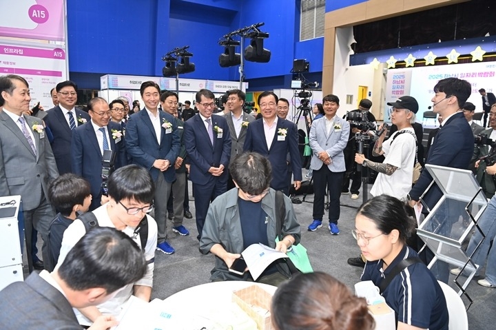 (사진1)2025 하남시 일자리박람회, 2,300여명 현장 찾아… 전년比 227%↑.jpg