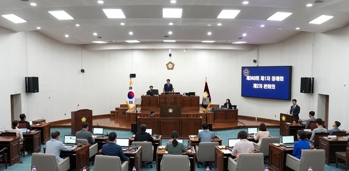 [사진자료] 하남시의회 6월 13일 제340회 제1차 정례회 제2차 본회의. (사진_하남시의회 제공).jpg