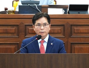 [사진자료] 하남시의회 금광연 의장, ‘미사경정장 부지 반환 촉구 건의안’ 제안설명(사진_하남시의회 제공).jpg