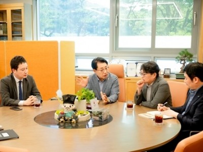 (사진1)남양주시의회, LH 관계자와 3기 신도시 현안사항 논의.jpg