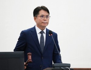 [사진자료] 하남시의회 6월 13일 제340회 제1차 정례회 제2차 본회의를 진행하고 있는 금광연 의장. (사진_하남시의회 제공).jpg