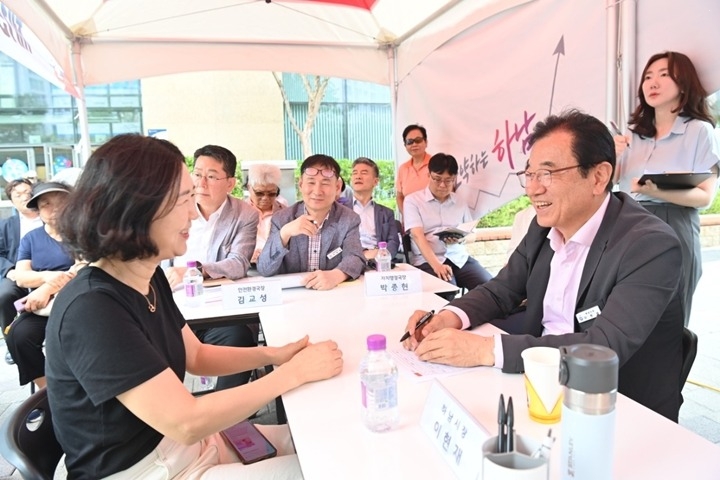 (사진)하남시, 위례 스타필드 앞에서 ‘제15회 이동시장실’ 운영.jpg