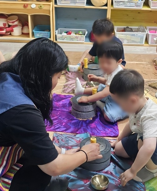 (0704)[보육정책과]남양주시,‘찾아가는 정약용 놀이’본격 운영(사진1).jpg