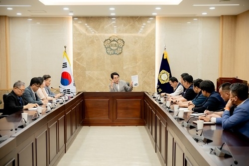 (사진1)조성대 남양주시의회 의장, 한국노총 임원진과 간담회 가져.jpg
