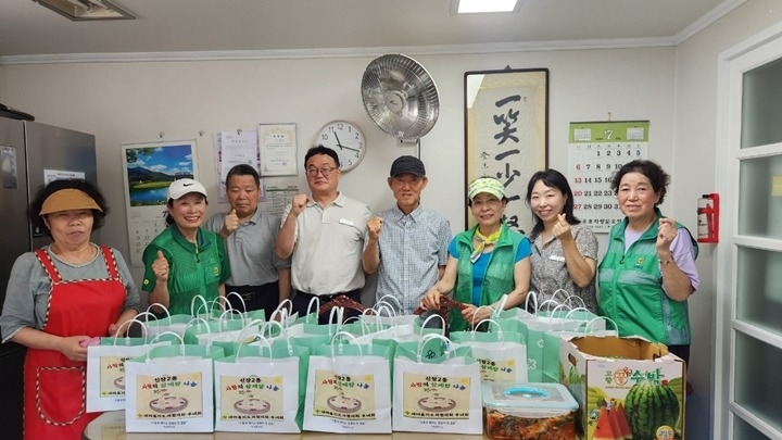 [전달보도자료] 신장2동 새마을부녀회， 사랑의 삼계탕 나눔 (2).jpg