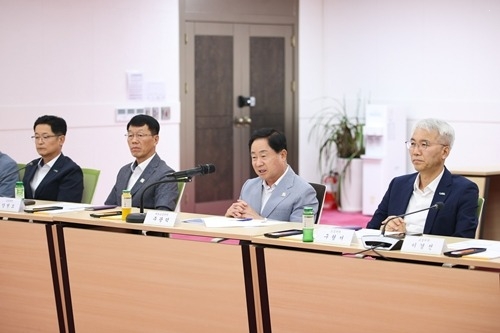 (0709)[인사과]남양주시, 2025년 공무원노조 단체교섭 상견례 개최…노사 상호신뢰 첫발(사진1).jpg