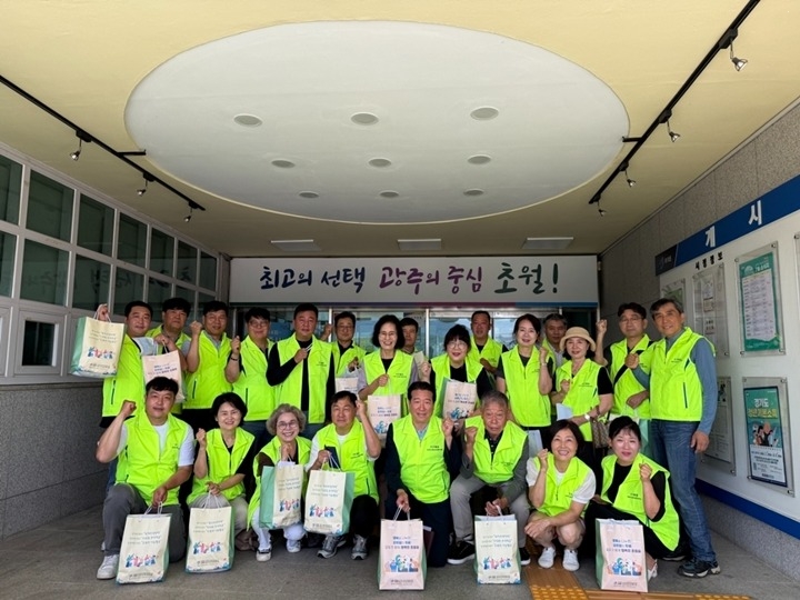 광주시 초월읍 지역사회보장협의체, 취약계층에 ‘건강한 밥상’ 전달.jpg