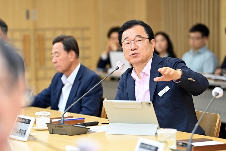 (사진)“세계는 K-컬처 열풍”… 이현재 하남시장이 회의에서 ‘케데헌’ 꺼낸 이유는.jpg
