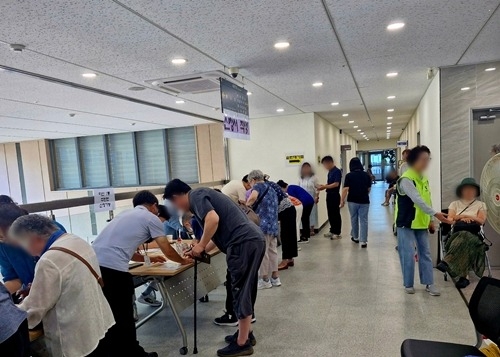 (0725)[다산1동 복지지원과]남양주시 다산행정복지센터, 민생회복 소비쿠폰 접수 민관협력으로 순조롭게 진행(사진3).JPG
