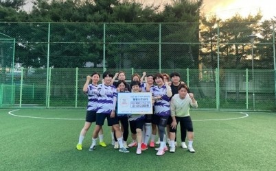 (0702)[복지정책과]훨훨나르슛FS, ‘훨훨런’ 행사 수익금 기부…진접읍 마을공동체가 만든 따뜻한 나눔(사진).jpg width: 100%; height : 150px