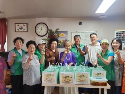 [전달보도자료] 신장2동 새마을부녀회， 사랑의 삼계탕 나눔.jpg