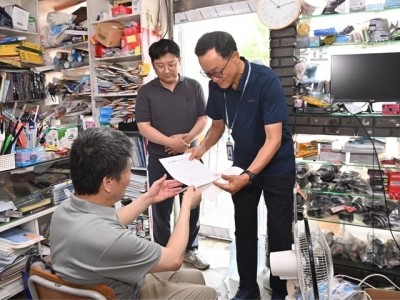 (사진)하남시, ‘옥외광고물 연장 배달부’ 운영… 찾아가는 행정에 시민들 감동.jpg