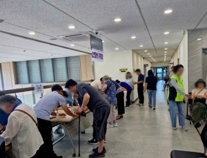 (0725)[다산1동 복지지원과]남양주시 다산행정복지센터, 민생회복 소비쿠폰 접수 민관협력으로 순조롭게 진행(사진3).JPG