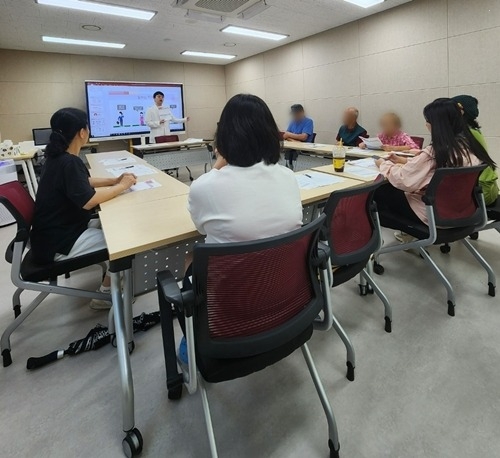 (0818)[동부 건강증진과]남양주시 동부보건소 치매안심센터,‘헤아림 가족교실’운영(사진).jpg
