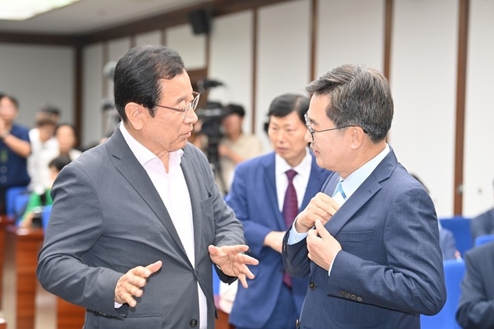 (사진1)이현재 하남시장 “캠프콜번, 규제 풀고 지원해야”…국회토론회서 강조.jpg