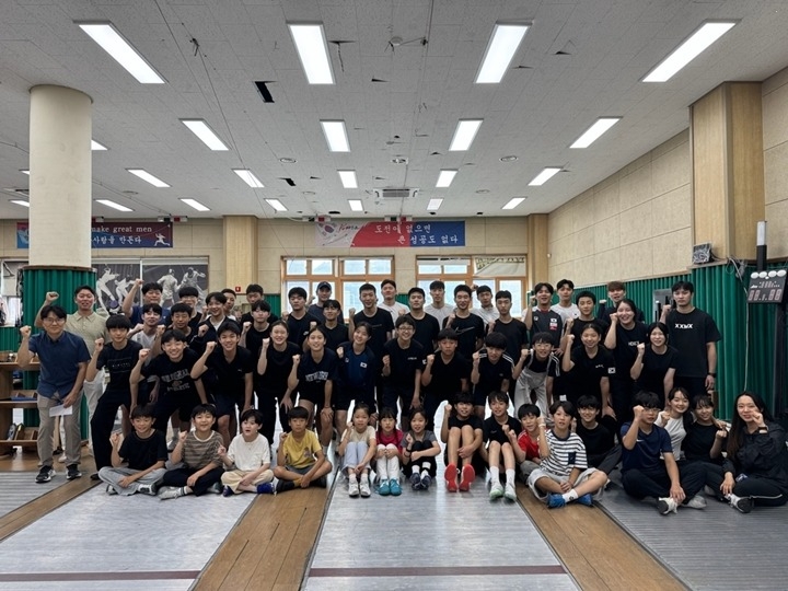 광주시청 펜싱팀, 꿈나무와 함께한 특별 훈련 프로그램 진행 (1).jpg