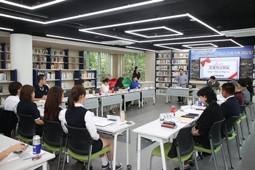 (0829)[미래교육과]남양주시, 진접고 교육가족과 소통하는 정담회 개최(사진2).jpg