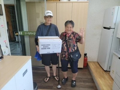 (0812)[복지정책과]남양주푸드뱅크,저소득 100가정에 친환경 농산물 꾸러미 전달(사진).jpg