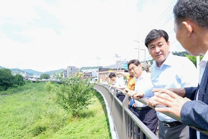 직리천 보행자 데크도로 준공 - 안전하고 쾌적한 보행환경 조성 (3).jpg