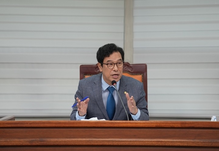 [사진자료]강성삼 하남시의원  테니스장 운영 개선 간담회 개최...시민 현장 의견 쏟아져 2.jpg
