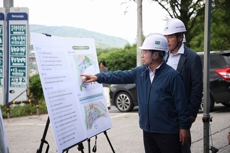 (0926)[홍보담당관]주광덕 남양주시장, 2025 대한민국 지방자치행정대상 수상(사진2).jpg