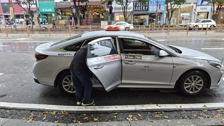 (1014)[교통정책과]저출산 극복 나선 남양주시, 교통약자 조례 개정…모든 임산부에 바우처택시 지원 확대(사진).jpg