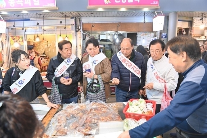 (사진3)하남시, 10월 '전통시장 가는 날' 캠페인 성료.jpg