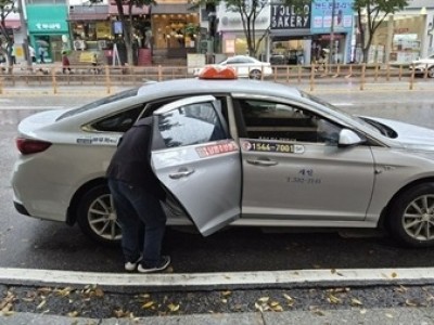 (1014)[교통정책과]저출산 극복 나선 남양주시, 교통약자 조례 개정…모든 임산부에 바우처택시 지원 확대(사진).jpg