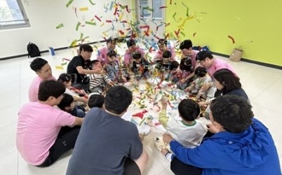 (1020)[보육정책과]남양주시, 아빠육아학교‘무지개 물고기 유부초밥 만들기’로 아빠의 육아참여 확산(사진).jpg width: 100%; height : 150px